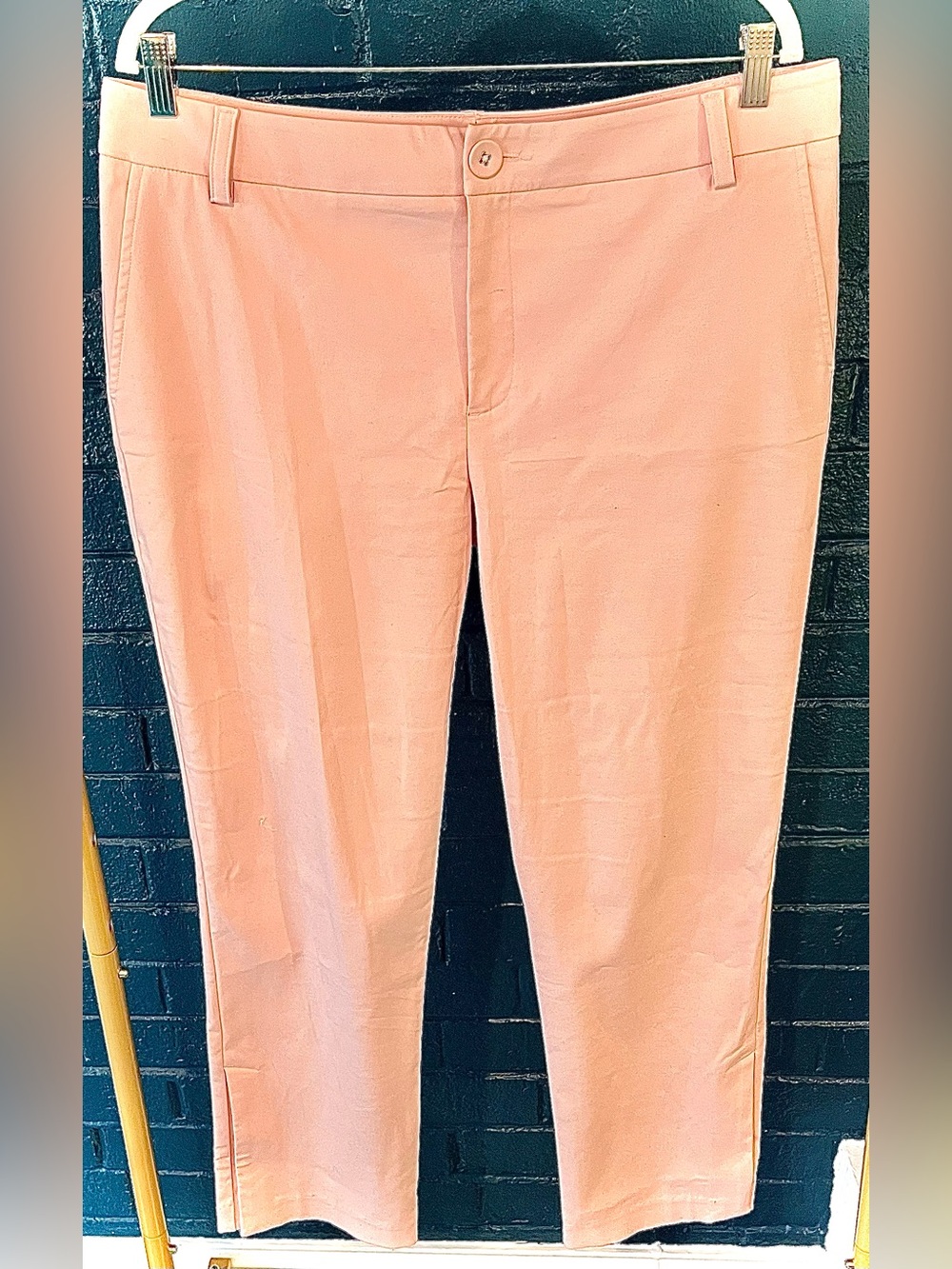 Cropped Straight-Leg Jeans in Blush Pink